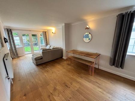 2 bedroom end of terrace house to rent - Photo 5