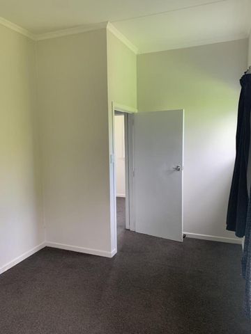 Three-bedroom Whanganui East unit - Photo 2