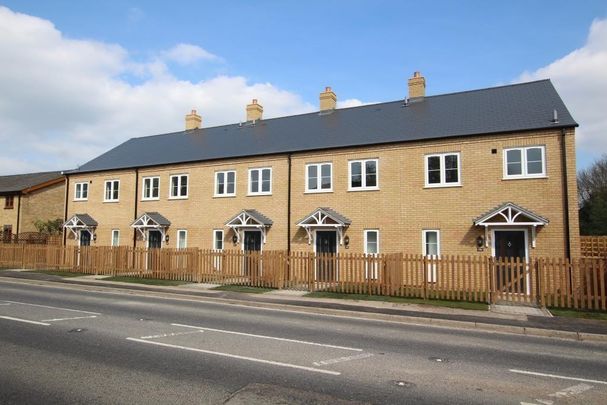 3 bedroom end of terrace house to rent - Photo 1