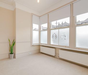 3 bedroom flat to rent - Photo 1