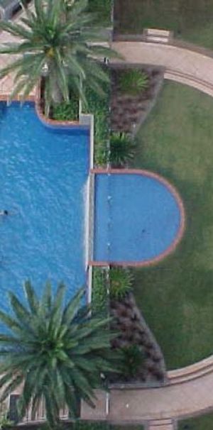 Rare Offering - 1 Bedroom Apartment with separate Lounge & Dining! - Photo 1