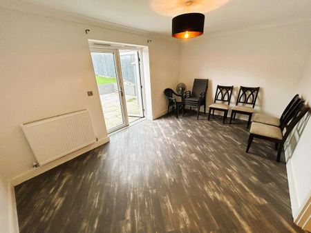 3 bedroom terraced house to rent - Photo 3