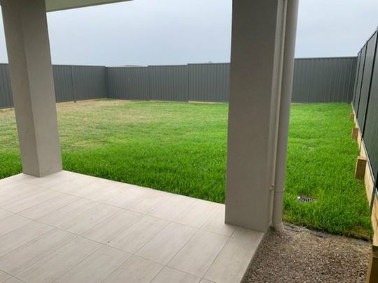 Spacious Living! - Photo 1