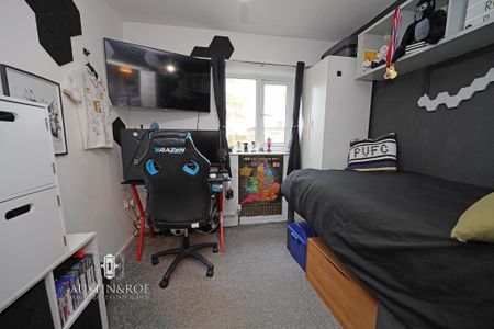 3 bedroom semi-detached house to rent - Photo 5