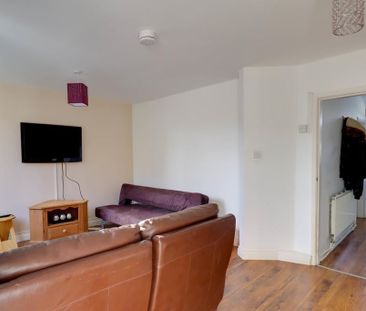 5 Bed Semi-Detached House, Crowhurst Drive, LE3 - Photo 1