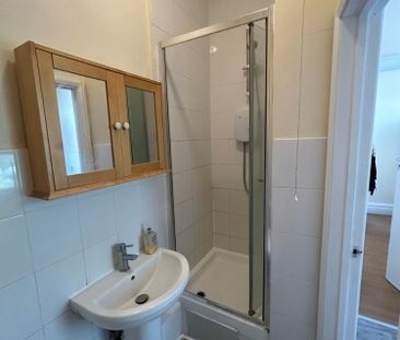 Studio Flat, London, N13 - Photo 3