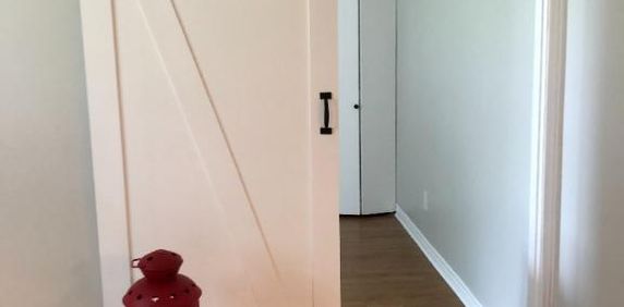 3 1/2 semi meublé libre 1 janvier WIFI et stationnement - Photo 2