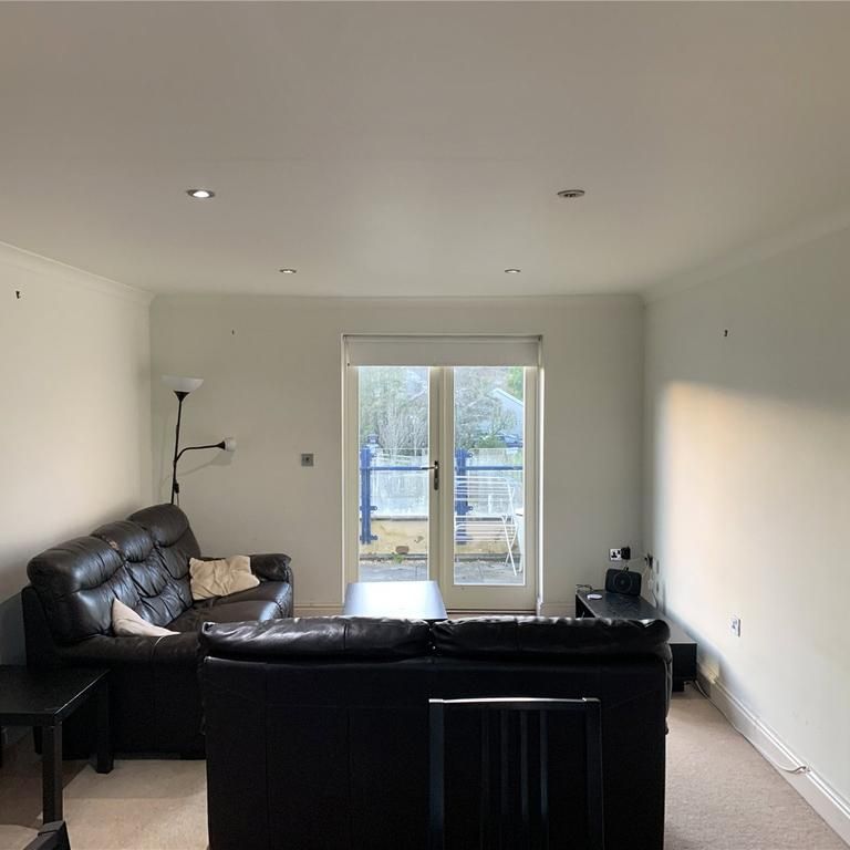 3 bedroom ground floor flat to rent - Photo 1