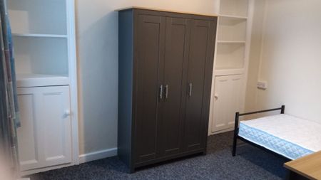 Windsor Street, CAERPHILLY - Photo 2