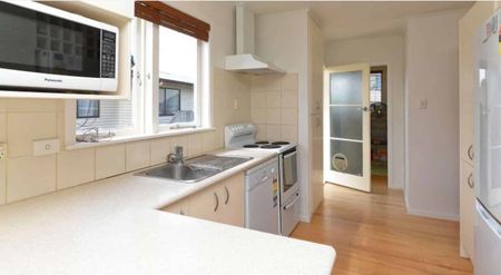 Charming 3BR Home in Silverdale! - Photo 4