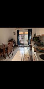 Un beau unique style de 5 1/2 presqu'a 1000pc, plein cœur sur de la promenade Masson avec une grande terrasse privée à l'arrière incluant un cabanon. - Photo 3