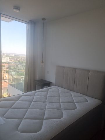 1 Bed Flat, Gauging Square, E1W - Photo 2