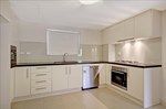Executive 3 bedroom apartment - in a excellent condition - next to Ravenswood School of Girls - Photo 1