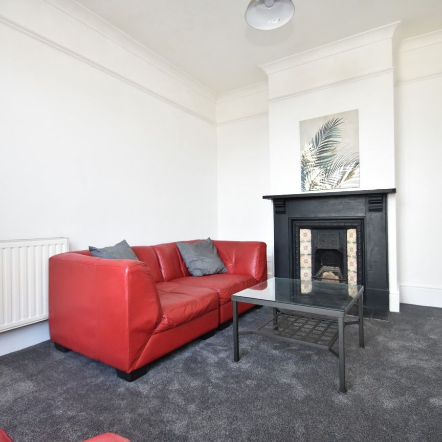 4 bedroom terraced house to rent - Photo 1