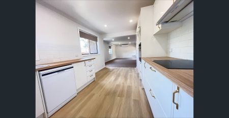 Charming Two-Bedroom Unit in Mt Eliza - Photo 4