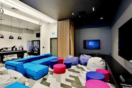 Twin Room in 8 Bed Apartment - Photo 3