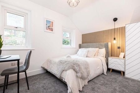 1 bedroom in a house share to rent - Photo 3