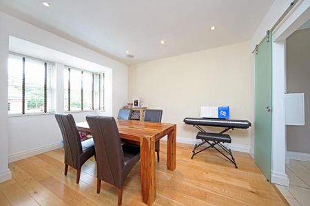 4 bedroom townhouse to rent - Photo 4