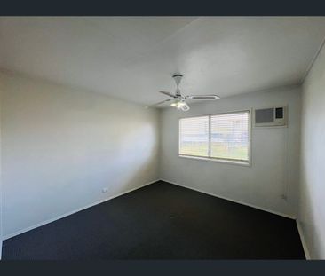 9 Barcoo Drive, Moranbah, Qld 4744 - Photo 6