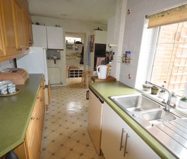 3 bedroom detached house to rent - Photo 2