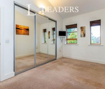 2 bedroom flat to rent - Photo 5