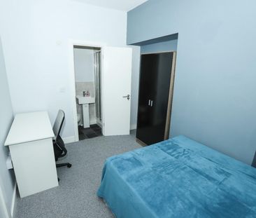 5 bedroom Flat To Let - Photo 6