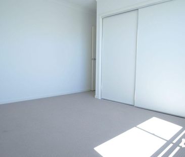 2/127 Duffield Road, Kallangur, Qld 4503 - Photo 1