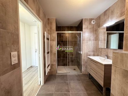 Appartement - 2 pièces - Limite CLERMONT-CHAMALIERES - Photo 2