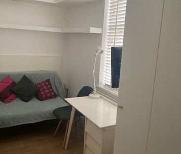 Room in a Shared Flat, London, W10 - Photo 2