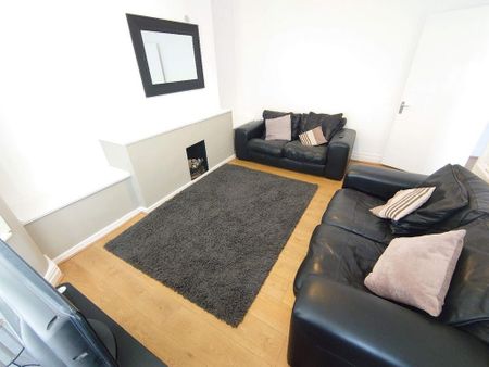 4 bedroom terraced house to rent - Photo 2