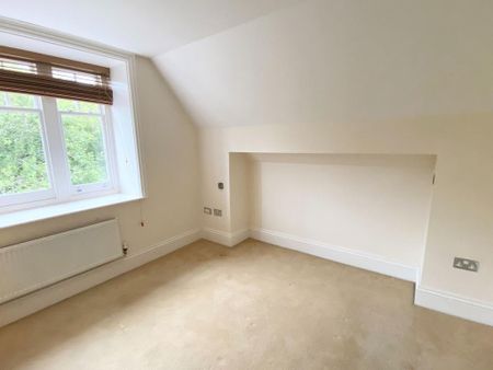 2 bedroom penthouse to rent - Photo 2