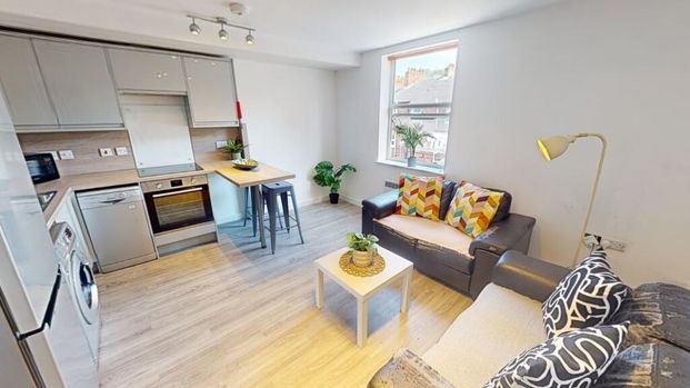 2 bedroom flat to rent - Photo 1