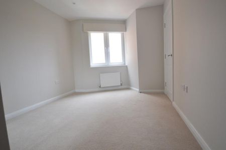 Chalvey Road East, Slough, Berkshire,SL1 - Photo 3