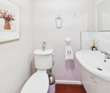 3 bedroom semi-detached house to rent - Photo 6