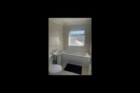 Room in a Shared House, Glendower Road, B42 - Photo 2