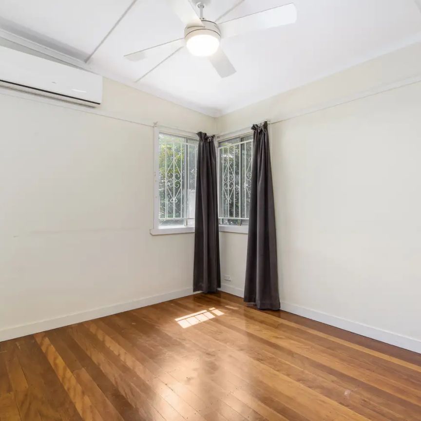 “Immaculate Home - Blue Chip Location - Wellers Hill Precinct” - Photo 1