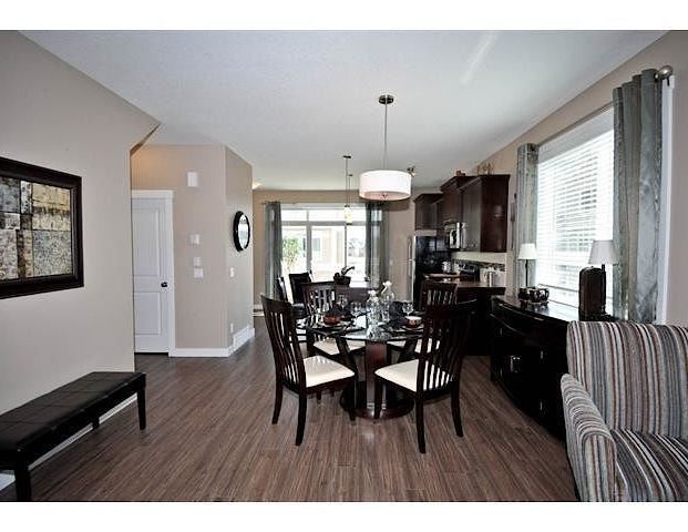 Town House for Rent in Evanston: 2.5 Bathrooms with a Spacious Foyer | Symons Valley Parkway NW Calgary, Calgary - Photo 1