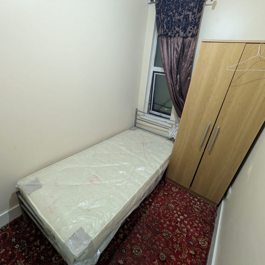 Room in a Shared House, Plashet Road, E13 - Photo 2