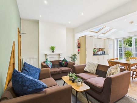 1 bedroom in a house share to rent - Photo 3