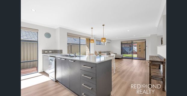 Modern 3x2 with Theatre! - Photo 1