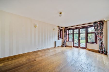 Prey Heath Road, Woking, Surrey, GU22 - Photo 3