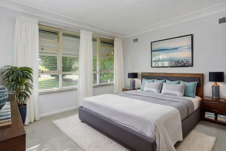 Well-Presented Family Home - Photo 3