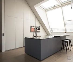 Pack your bags and move in // Ikonisches Design trifft Wiener Spitzenlage // Luxus-Penthouse auf höchstem Niveau - Photo 2