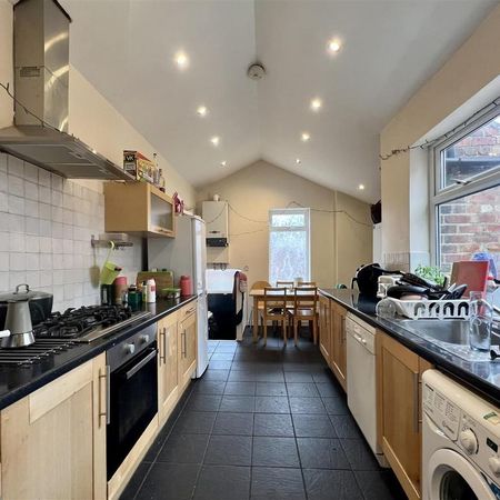 6 bedroom house to rent - Photo 4