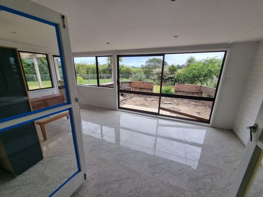 Large family home with plenty of space for the kids - Photo 1