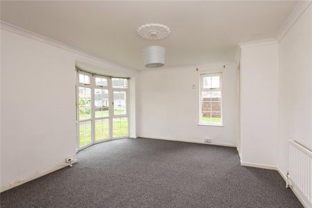 3 bedroom end of terrace house to rent - Photo 2