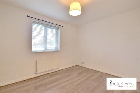 2 bedroom terraced house to rent - Photo 2