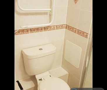 1 bedroom flat to rent - Photo 6