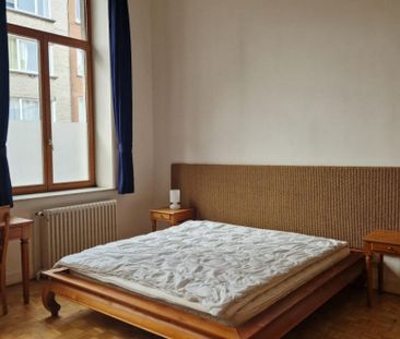 IXELLES : REZ-DE-CHAUSSEE 1 CHAMBRE MEUBLE + TERRASSE - Ixelles - Photo 2