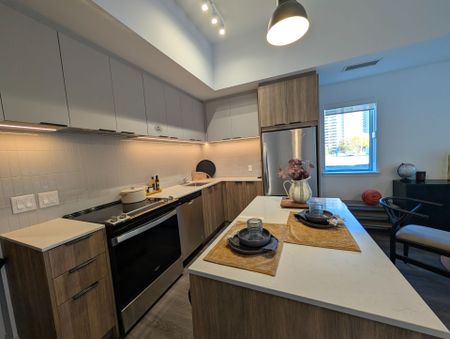 For Lease - 185 Enfield Place Unit# TH1, Mississauga, Ontario - Photo 2